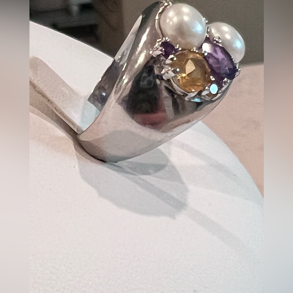 Ross Simon’s 2.85cttw multi gemstone and cultured pearl ring. - Picture 3 of 9